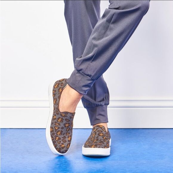 Nurse Mates Align Cosmic Leopard Print Slip On Shoes Sneakers Slip Resistant 10 - Picture 16 of 16